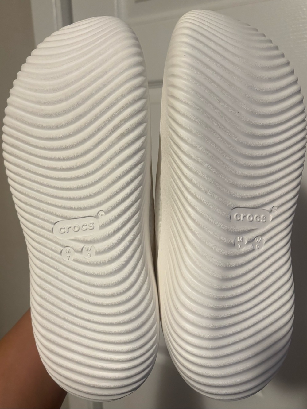 CROCS Mellow Ease - Picture 2 of 2